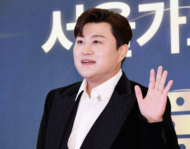 술 안 마셨다더니..김호중 "음주운전 사고냈다" 매니저에 경찰 대리 출석…