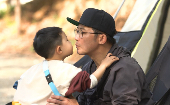 '쉰둥이父' 안재욱, 똑 닮은 4살 아들 공개…♥최현주 유전자는 어디로?…