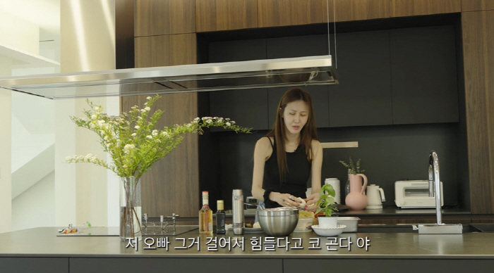 윤혜진, 촬영 중 코골며 자는 ♥엄태웅에 당황 "너무 창피해...오토바이…