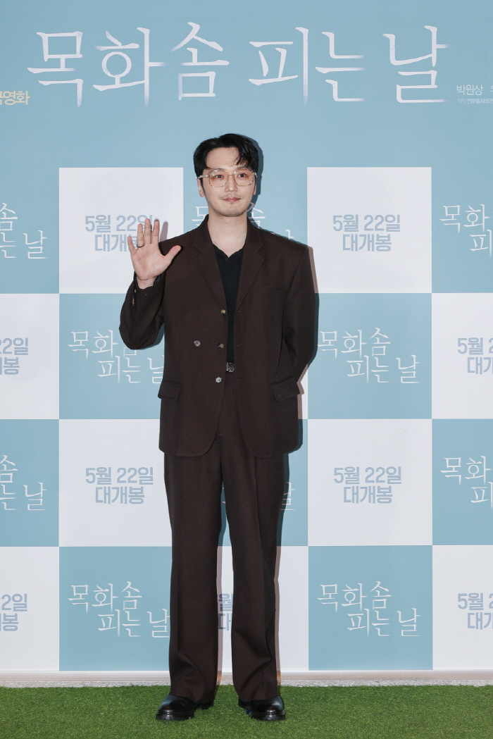 조정석 "응원 필요해, 긴 여운을 주는 영화"..'목화솜 피는 날' 극찬