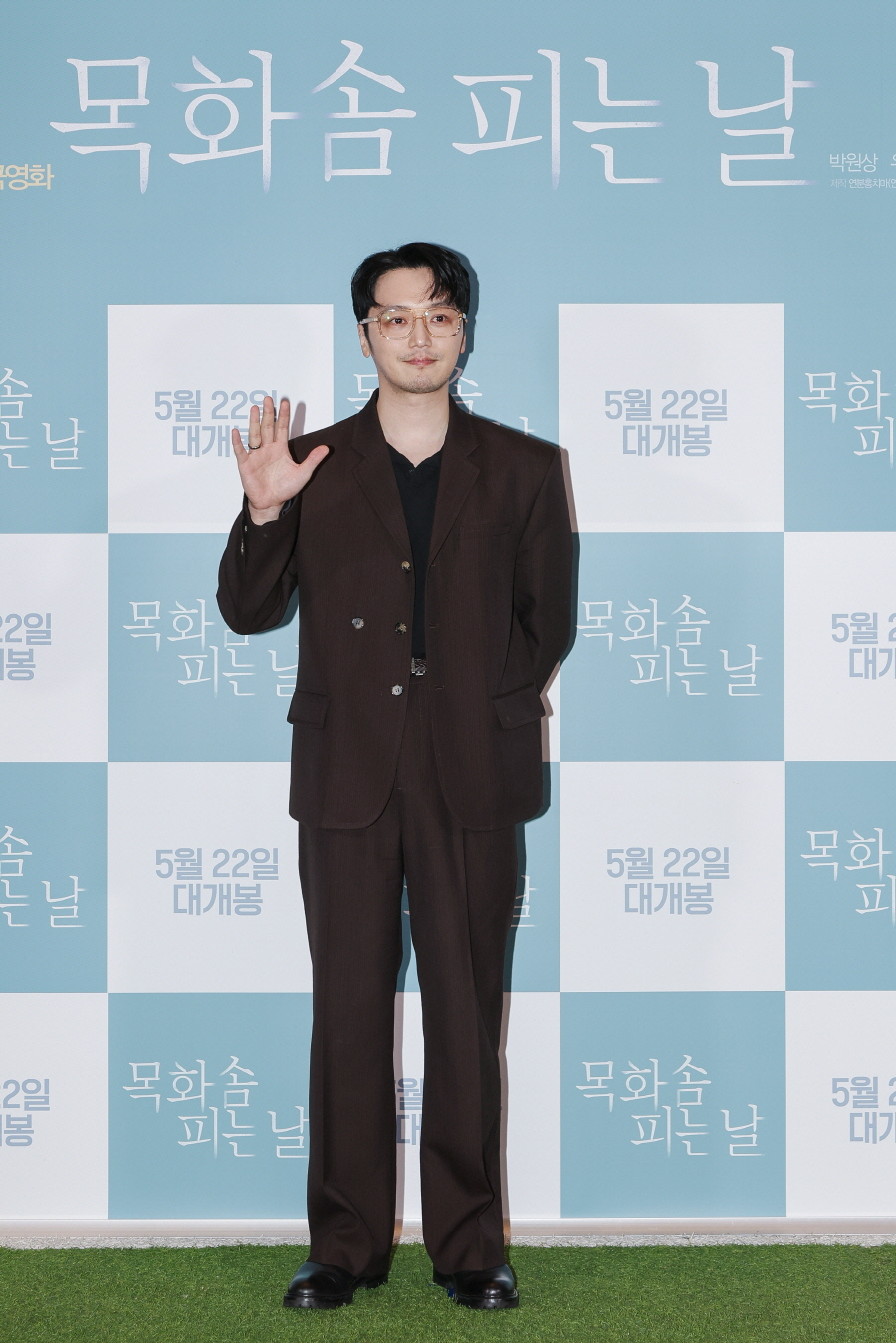 조정석 "응원 필요해, 긴 여운을 주는 영화"..'목화솜 피는 날' 극찬