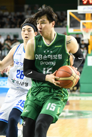 [단독] 원주 DB, 김종규와 3년 재계약. 강상재에 이어 김종규도 지켜냈다.