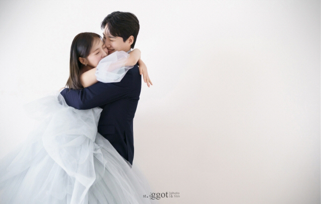 "가치관 쌍둥이" 김기리♥문지인, 오늘(17일) 결혼..조혜련·박진주 축…