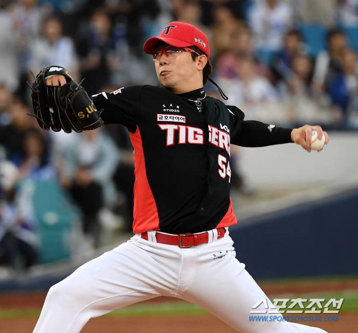 '6무원' 거듭난 대투수, 개막 10G 만에 레전드 넘어섰다...KBO …