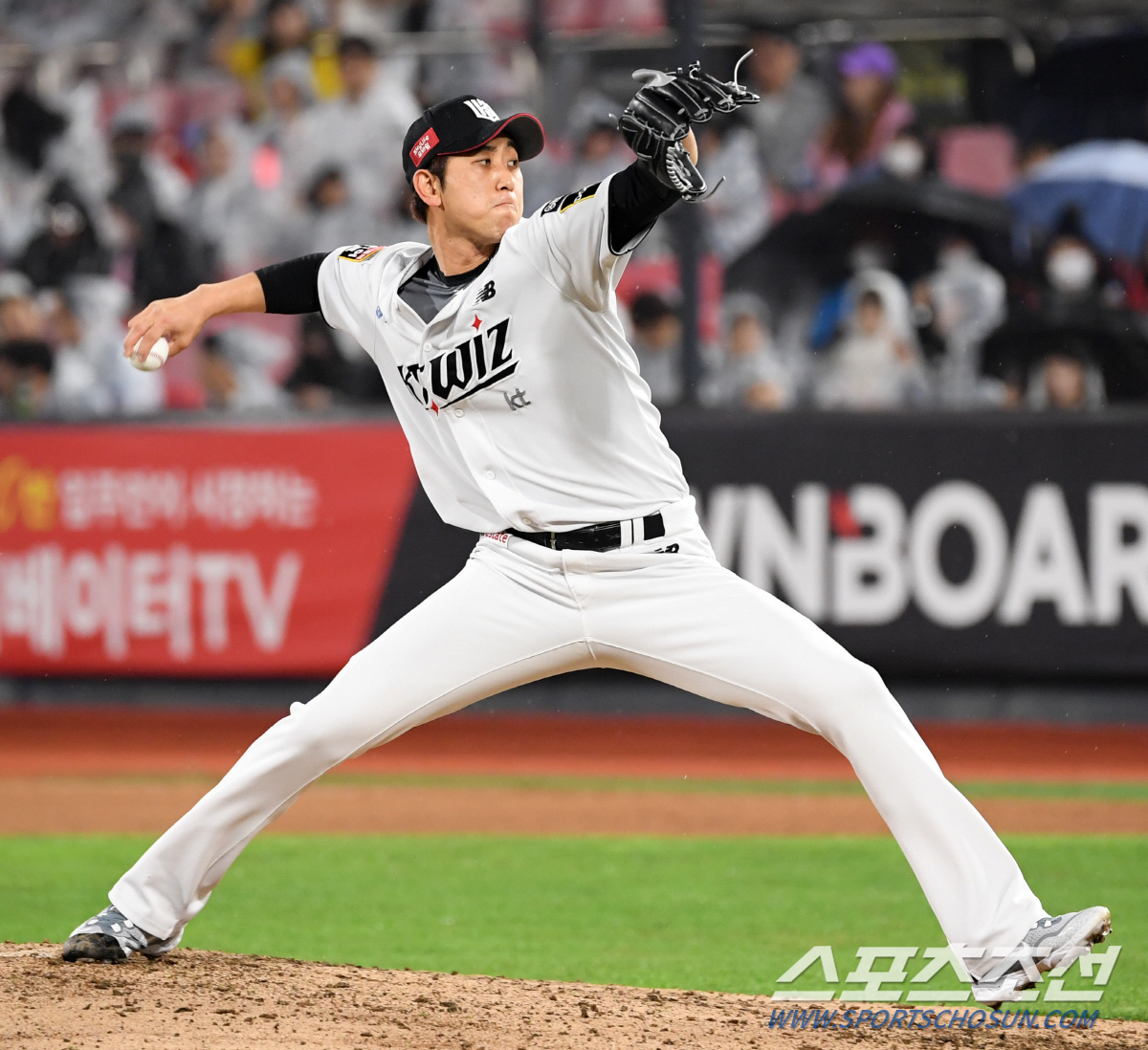 어제 0;7→6:7 스톱. 오늘 0:3→10:4 역전승 완성 KT, 일요…