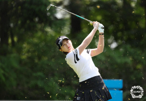 [KLPGA] 박현경, 데뷔 첫 '매치 퀸' 등극…두산 매치플레이 정상