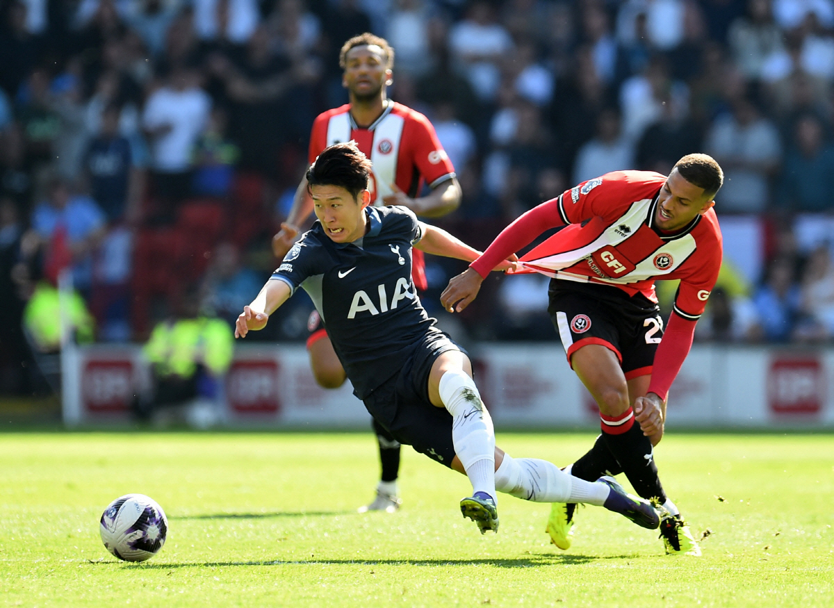 'EPL 전설들과 어깨를 나란히' 손흥민, EPL 6번째 통산 3회 10…