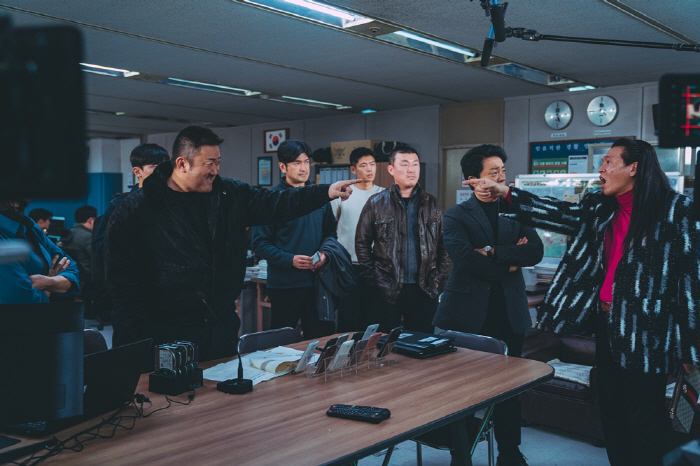 천만 돌파 '범죄도시4', 개봉 4주 연속 1위…촬영 현장 분위기는 어땠…