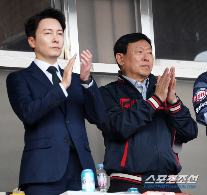 '339일만의 현장 방문' 신동빈 구단주가 전한 진심 "롯데는 꺾이지 않…