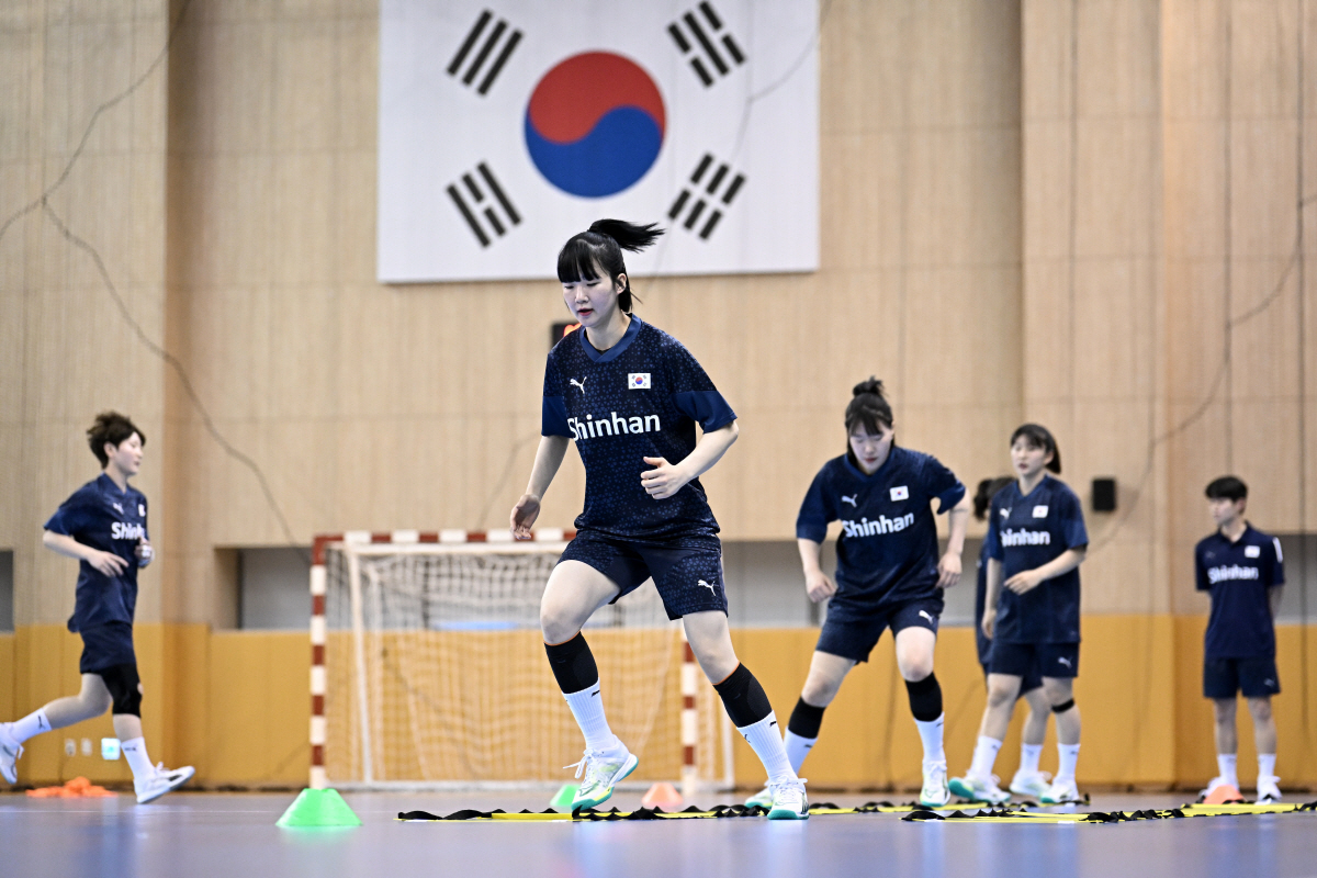 [현장에서]'파리 가는 유일 구기 종목' 女 핸드볼, 대한민국 자존심 걸…