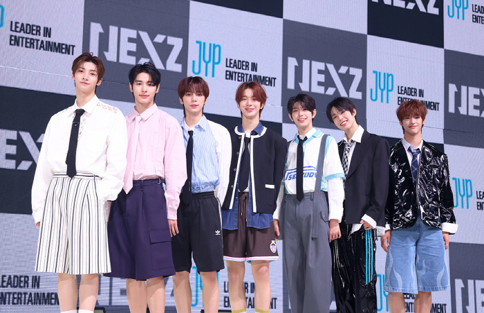 [SC현장]"JYP 데뷔, 부담보단 책임"…넥스지, 스키즈-니쥬 이을 글…