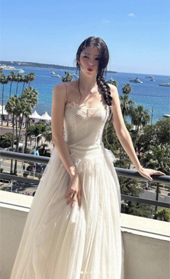 한소희, 칸 홀린 '댕기 미녀'..송혜교→제니 잇는 '韓의 美' 여신[S…
