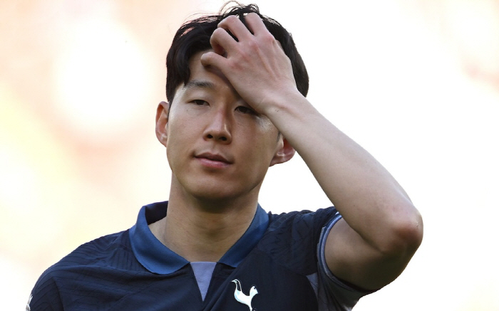 '살인일정' 손흥민 쓰러지게 할 셈이야?..."무모한 경기, 당장 금지해…