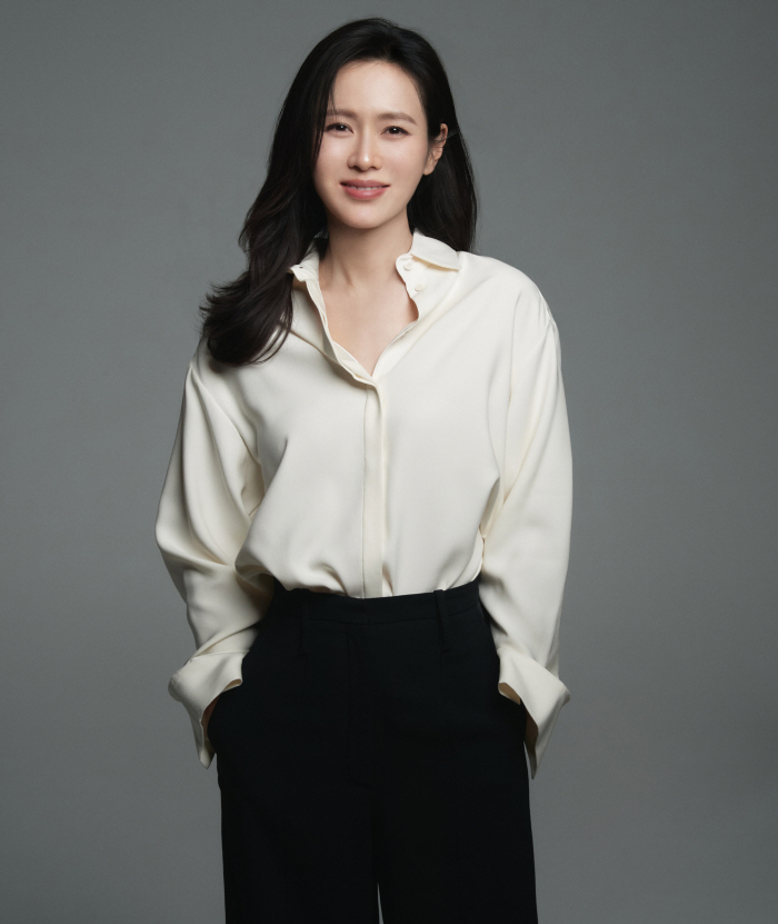 손예진 'BIFAN 배우 특별전' 선정 감격 "배우 인생에 영광스러운 순…