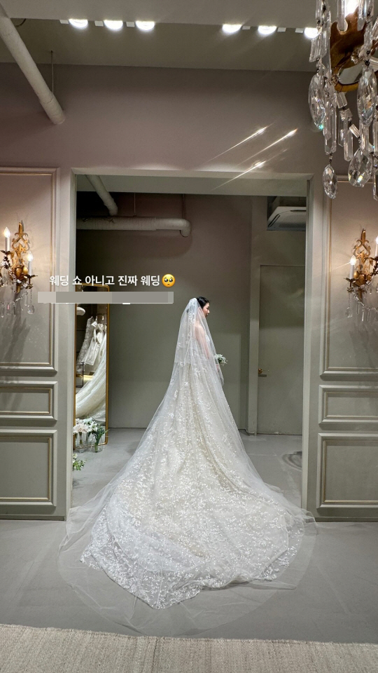 '김승규♥' 김진경, 6월 결혼 앞두고 웨딩드레스 공개 "웨딩 쇼 아니고…