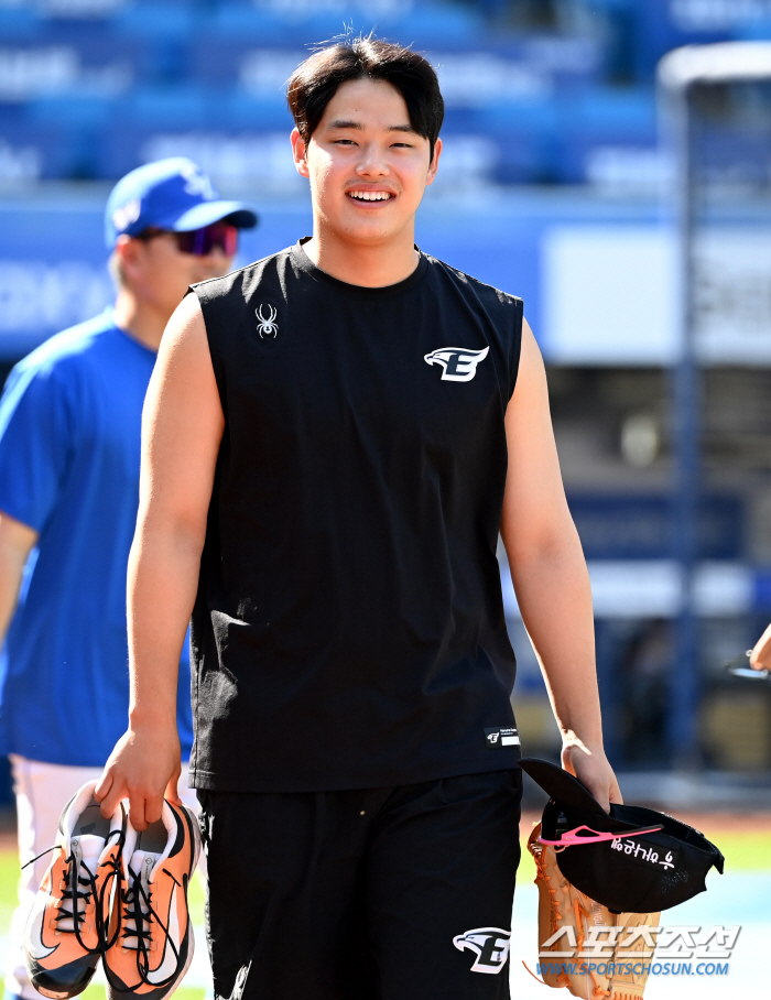 류현진 빼고 다 사라졌다…23일 만에 돌아오는 '신인왕', 선발진 재건 …