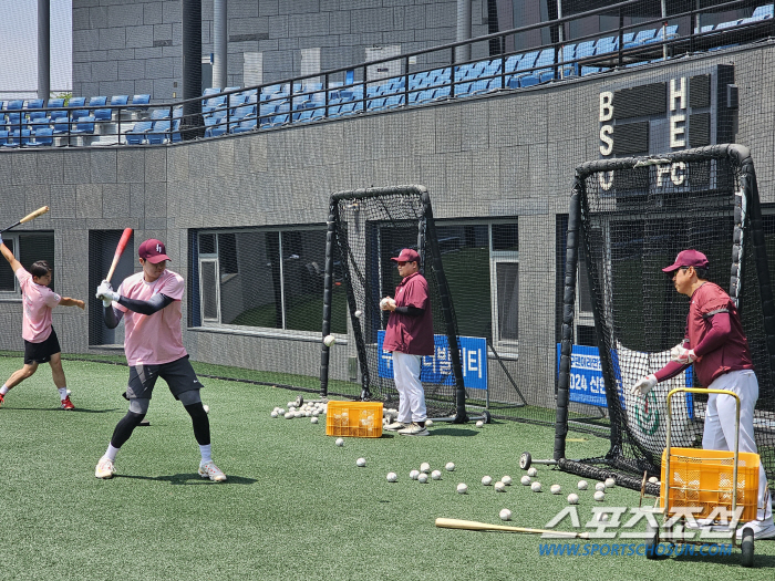'155km 포기, 충격 타자 전환' 당찬 장재영 "투수 돌아갈 생각 없…