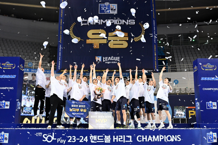 "챔프전 만큼 떨리는 순간" 9시즌 연속 통합우승 주역, 마운드에 오른다…