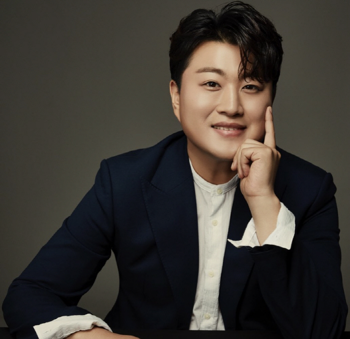 '음주 뺑소니' 김호중, 취재진 피해 '비공개' 경찰 출석