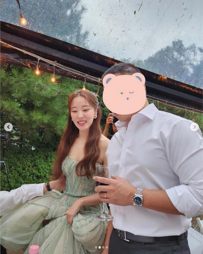 [SC이슈] 웨딩 사진부터 파경 소식까지? 21일 '부부의 날' 기념 근…