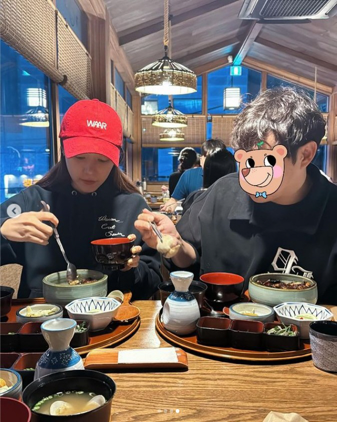 [SC이슈] 웨딩 사진부터 파경 소식까지? 21일 '부부의 날' 기념 근…