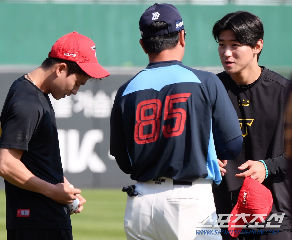 부산 간 김도영, 우상 김주찬의 사인볼 부탁에 '황송' 그 자체[부산 스…