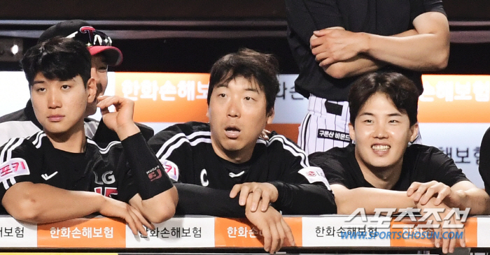 천재타자 '범바오'로 인해 생긴 기묘한 일. 아프지도 않은데 김현수가 쉬…