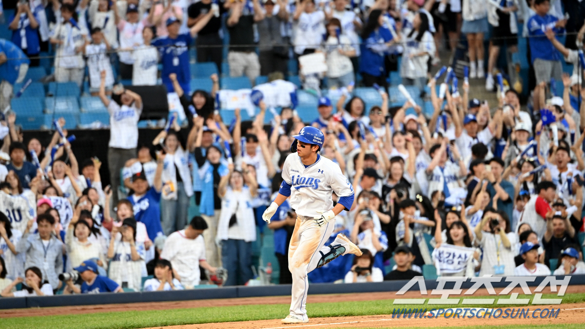 '영웅의 8회 동점 스리런'에도 KT는 무너지지 않았다...로하스 11회…