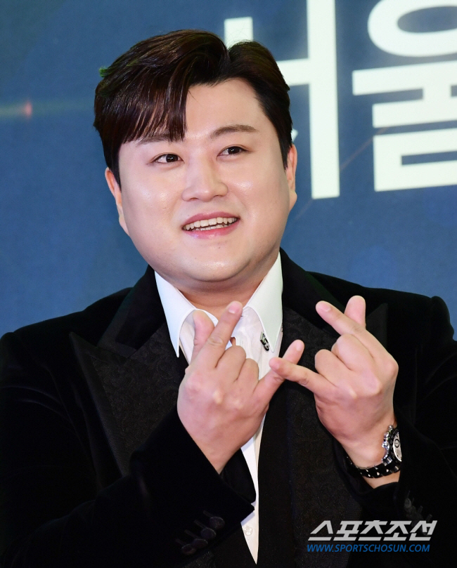 [SC초점]조사 끝나고도 6시간 버텼다…김호중, 취재진 피하려다 "죄인이…