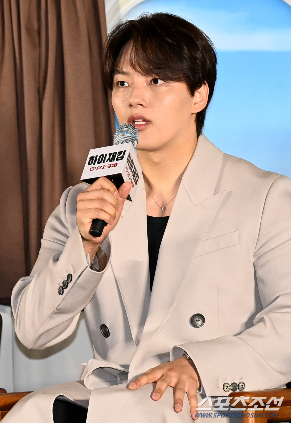 '하이재킹' 여진구 "데뷔 후 첫 악역 연기, 외적으로 거칠게 보이고 싶…