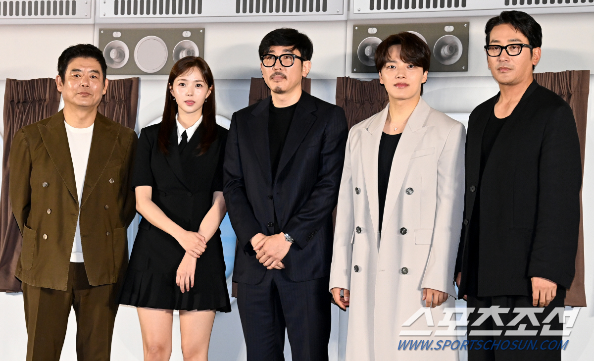 [SC현장] '공중전' 하정우vs'악역' 여진구…'하이재킹', 흥행 고공…