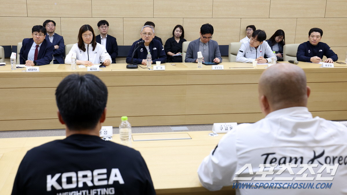 "진천선수촌 깜짝커피차X금빛 응원" 유인촌 장관X장미란 차관 파리올림픽 …