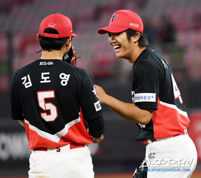 151㎞+50구 준비완료! 이의리가 돌아온다. 꽃감독도 반겼다 "몸상태 …