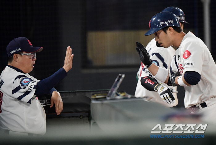 롯데팬과 첫만남→마수걸이 홈런 쾅! 설움 떨쳐낸 천재유격수, 3년의 기다…