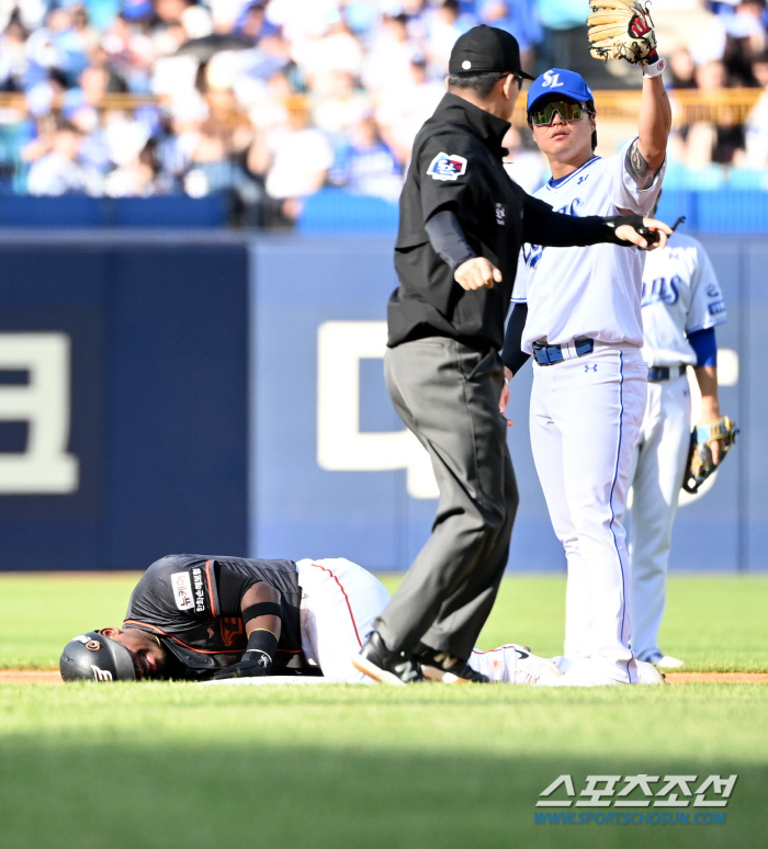 '골절은 아니다' 손등 통증 교체→선발 제외→서울행. 홈런 1위 효자 외…