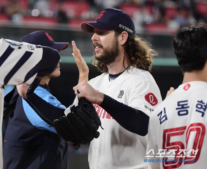 '사직의 기적' 무기력한 꼴찌였던 롯데, 5월 팀 승률 2위 대반전이 시…