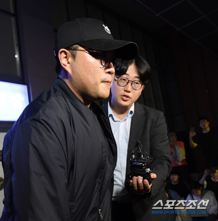 [종합]'구속 갈림길'인데…공연 강행한 김호중, 기립 박수받았다