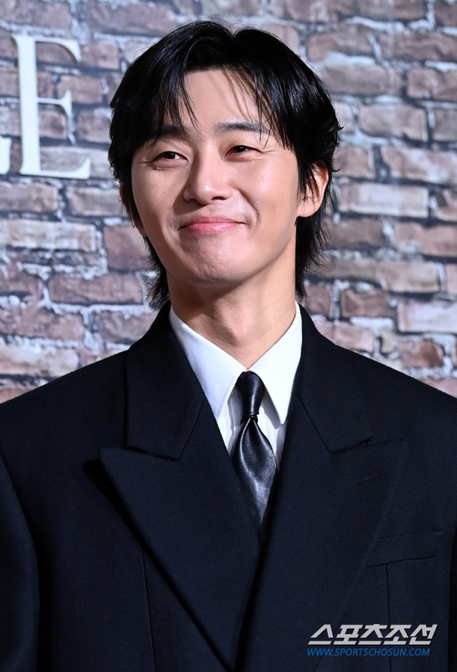 [공식] 박서준, 10세 연하 중국계 미국인 모델과 열애? 소속사 "사생…