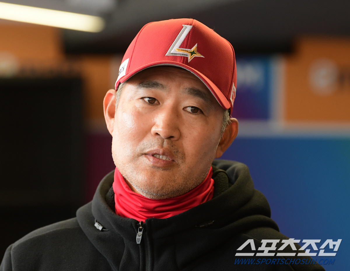 '충격 4연패' 수염 밀고 머리 자른 사령탑 "이것만큼은 안하고싶었는데"…