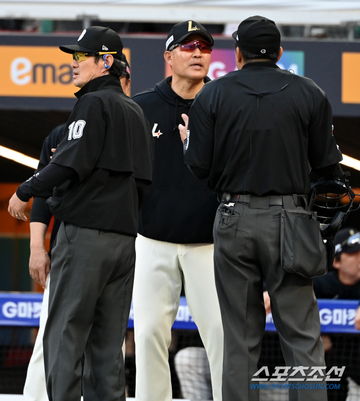 '또 가상 판정?' 발끈한 SSG, KBO에 설명 요청...안치홍 "심판…