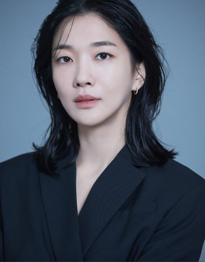 "1년 만에 암 재발"…'파묘' 씬스틸러 정윤하, 충격 근황 고백→빛삭 …