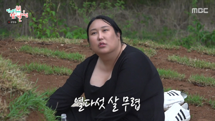 "母, 사기피해 죄책감에 세상 떠나"...풍자, 20년만 母 산소 찾아 …