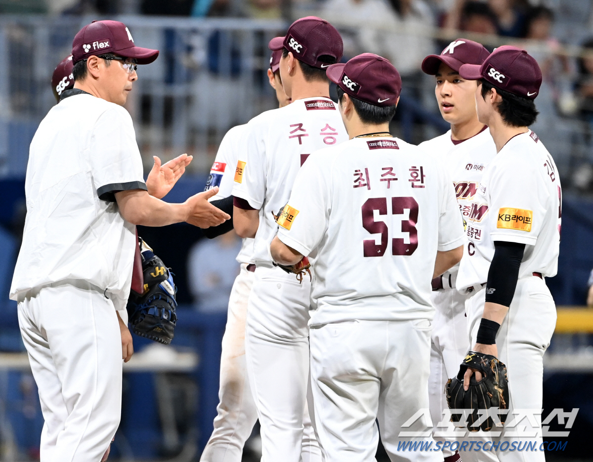 '꼴찌 추락' 키움, 올 게 온 건가...아니면 정말 잘 버텼다고 칭찬 …