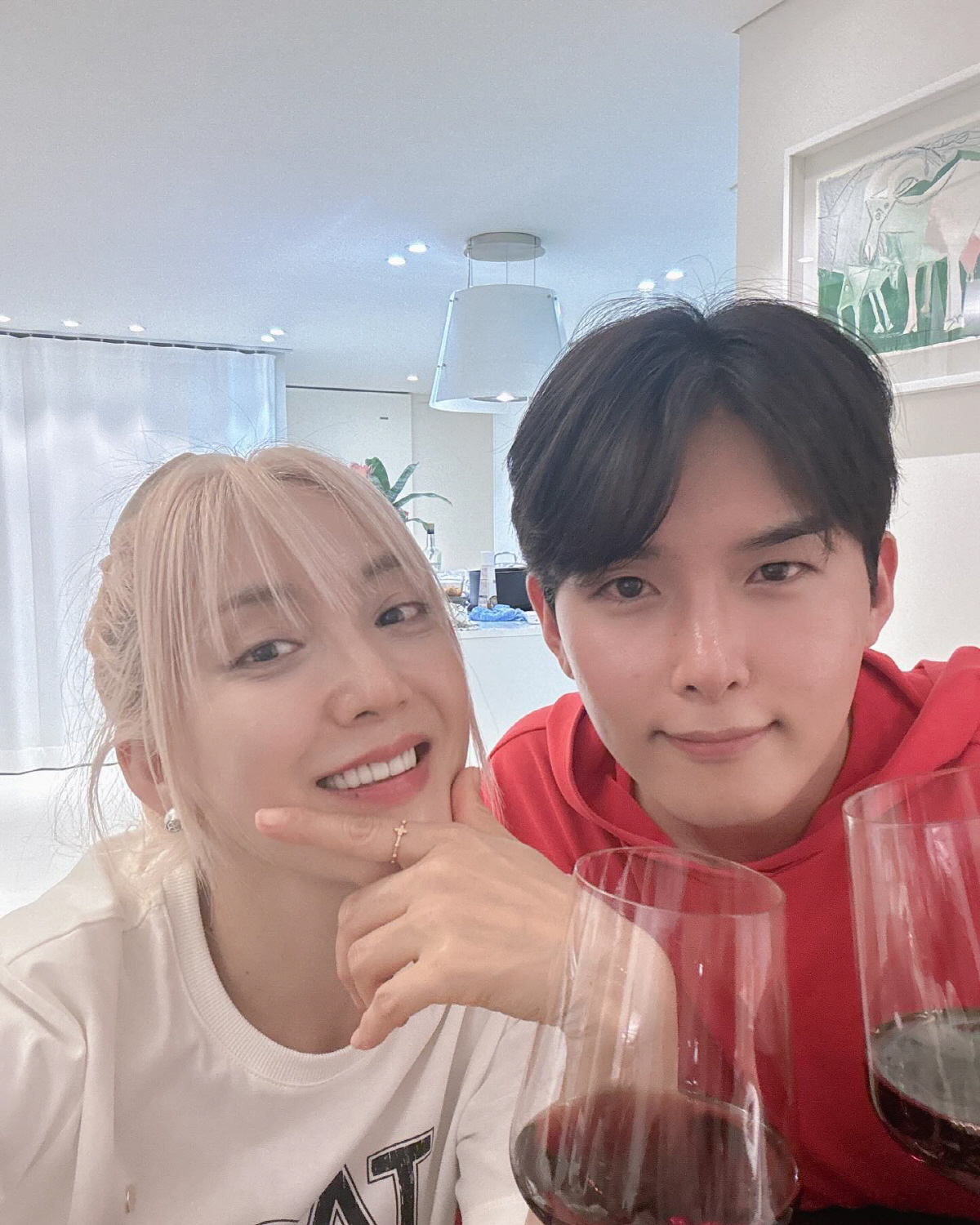 바다, 려욱♥아리 오늘(26일) 결혼식 앞두고 축하 파티 "드디어 오늘 …