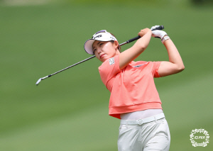 [KLPGA] 배소현, 천신만고 끝에 '153전 154기' 감격의 첫 우승