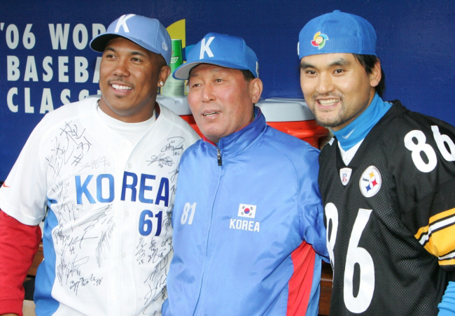 "2006,2009 WBC 잊지 못해" 니혼햄은 왜 한일 국대 레전드 매…