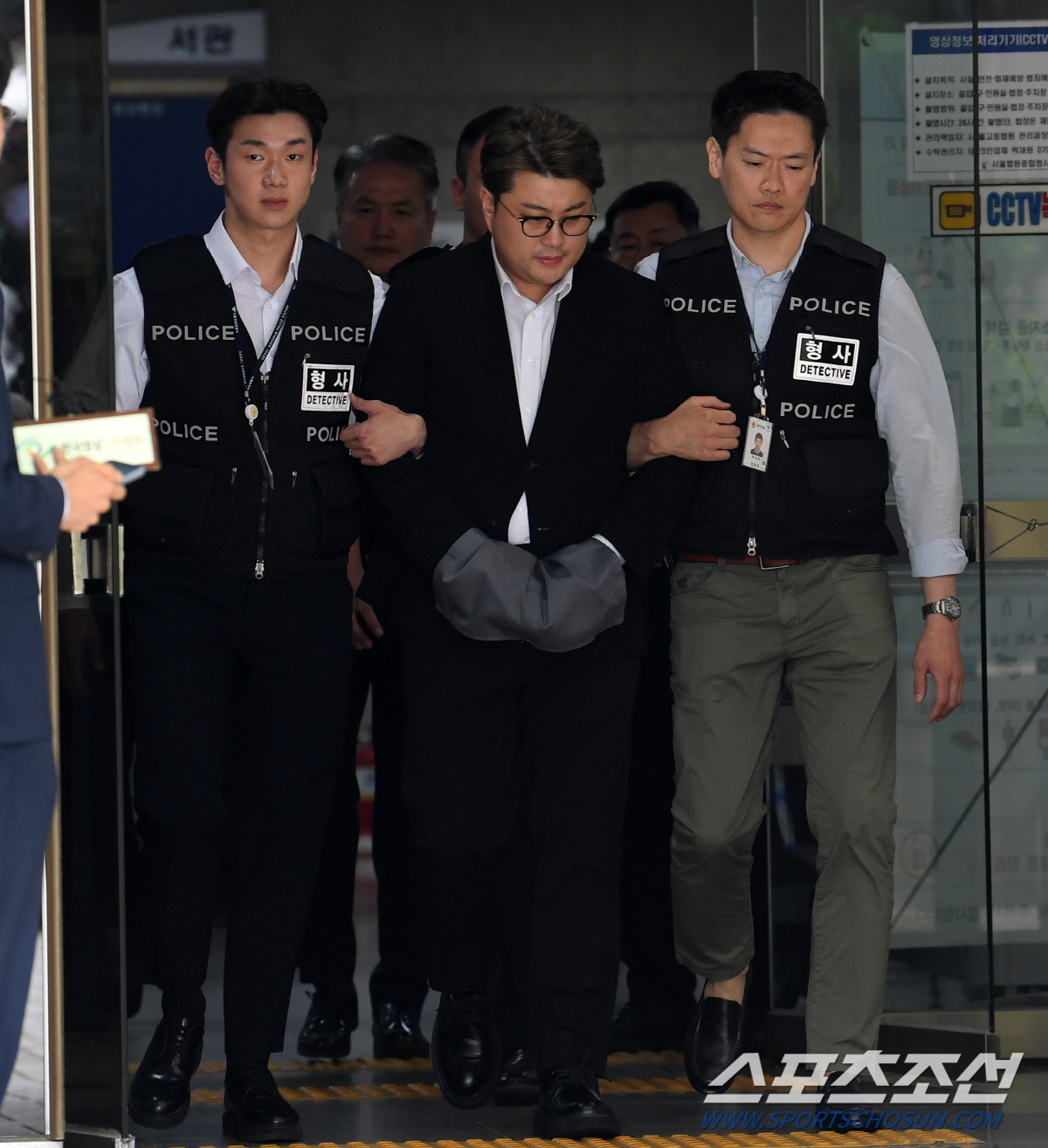 [종합]김호중, 공연 강행 이유는 선수금?…126억 빚질까 봐