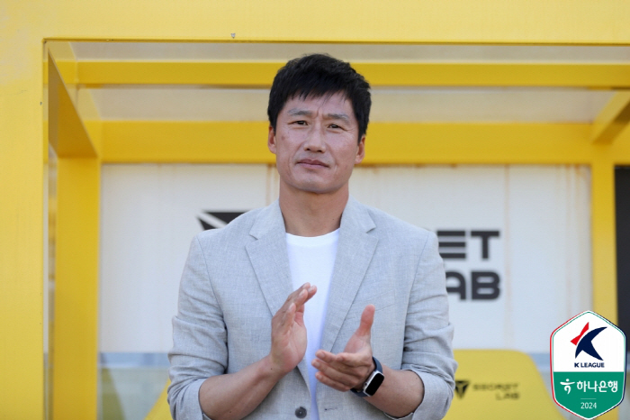 이희균이 그리운 이정효 감독 "말동무가 없으니까 인터뷰 실수도 하네요"[…