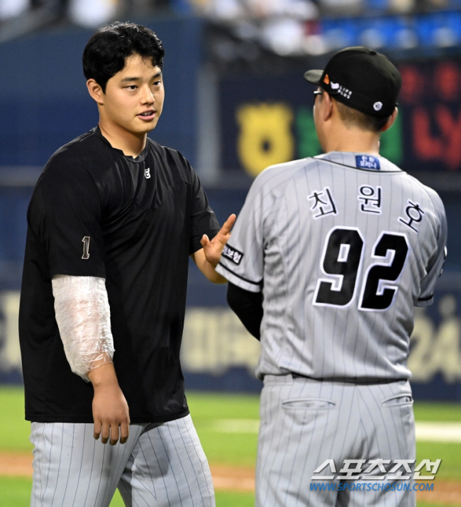 "페냐 형! 그리울거야" 시즌 첫 QS 달성한 문동주의 씁쓸한 진심 "너…