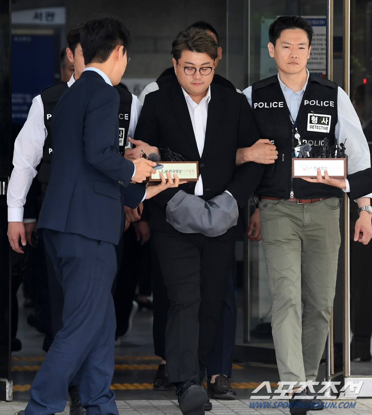 [종합] 김호중 "술 마셨어, 대신 자수해줘"…경찰, 통화 녹취 확보